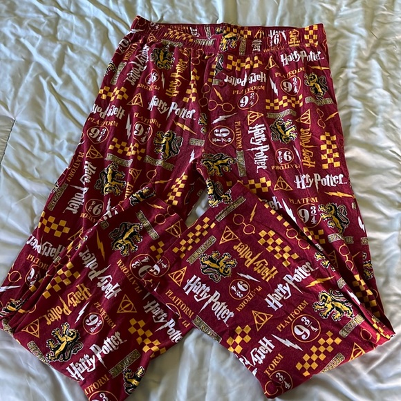 CERDÁ Life's Little Moments Pigiama Invernale di Harry Potter Pajama Set Unisex Adulto, Rosso e Nero, S